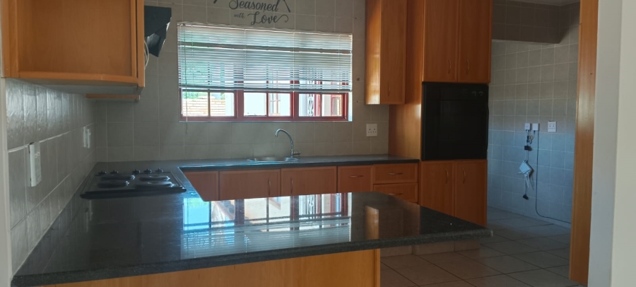 To Let 3 Bedroom Property for Rent in Flamwood North West